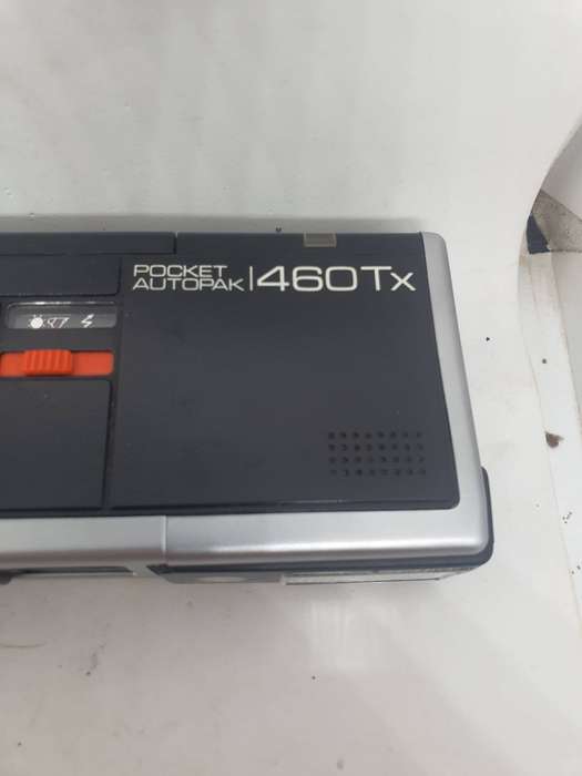 Minolta Pocket Autopak 460 Tx camera in original case. Works