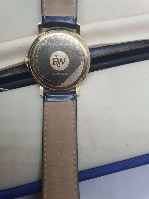 Raymond Weil Genève Date 18kt Gold Electroplated Men's wrist watch. Just Serviced in Box