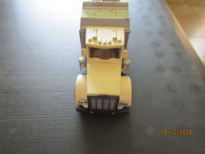 Kentoys C&C Chemical Truck and Trailer