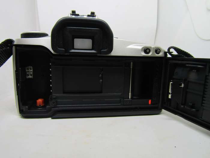 Canon EOS 500N 35mm Film Camera Ultrasonic 75-300mm Zoom Lens. Immaculate. Work