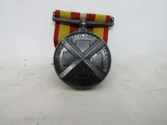 Red Cross Long and efficient service medal in silver - issued to V Derrell. Sterling Silver