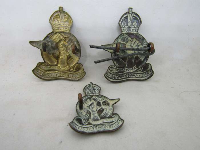 Suid Afrika K Dienste Korps `Ek dien` -South Africa Q Services Corps Badge`I Serve Cap Badge