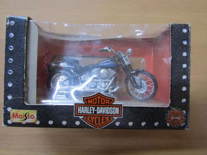Maisto Die Cast Harley Davidson FXSTSB BAD BOY BIKE