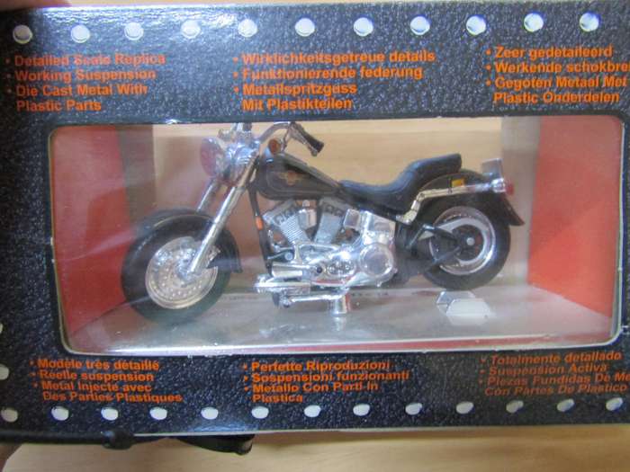 Maisto Die Cast Harley Davidson FLSTF FAT BOY