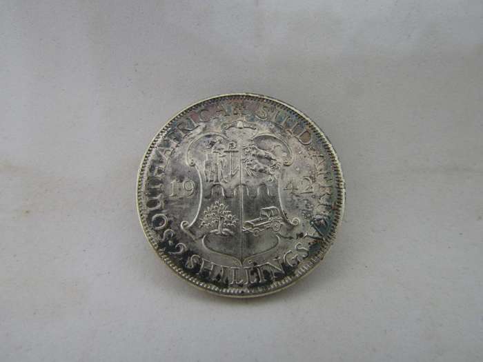 1942 South African Two Shilling. Mintage 2 847 288 Higher Grade D