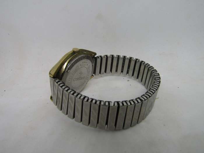 Seiko Automatic 610388 Movement Men's wrist watch. Works . But would like a service