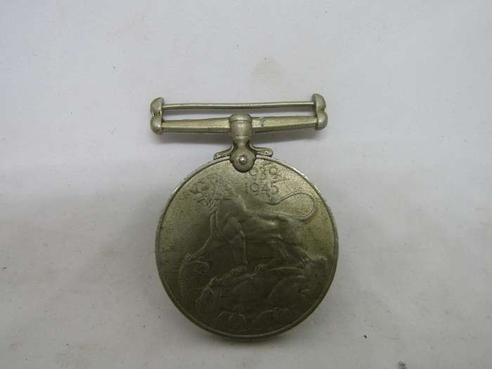 WW2 1939 to 1945 Medal to  GL Thompson
