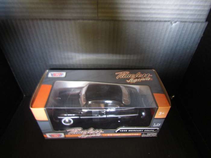 Motormax 1949 Mercury coupe Scale 1:24
