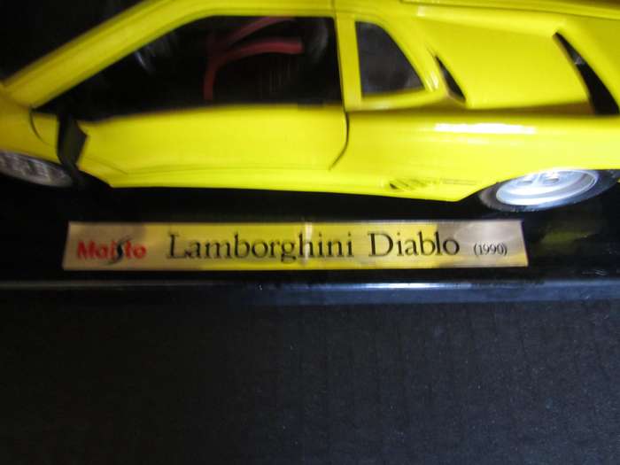1990 Maisto Lamborghini Diablo Scale 1:24