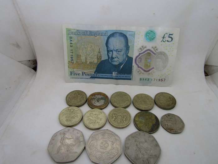 Various Date and Domination UK Pounds. More will be added over time if not sold immediately 39