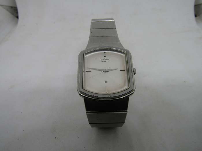 1985 Casio Men's MQ- 3002 3cm diameter. 50% working and then stops