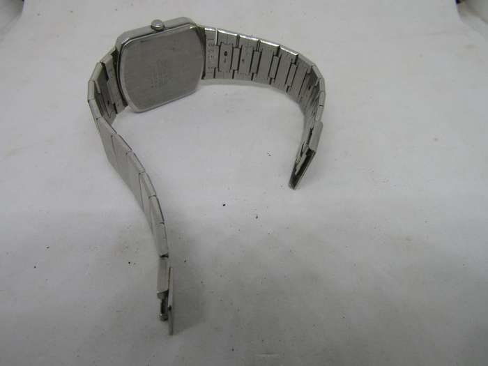 1985 Casio Men's MQ- 3002 3cm diameter. 50% working and then stops