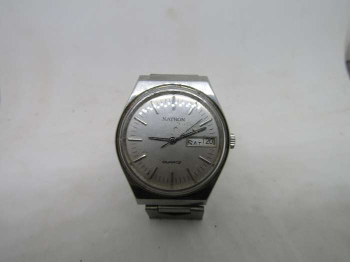 Natron  Men's Wrist watch. For Spares and restoration works but stops. Selotape on back