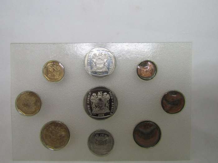 1995 South African Unc Set. In Bigger envelope. Bid per set.