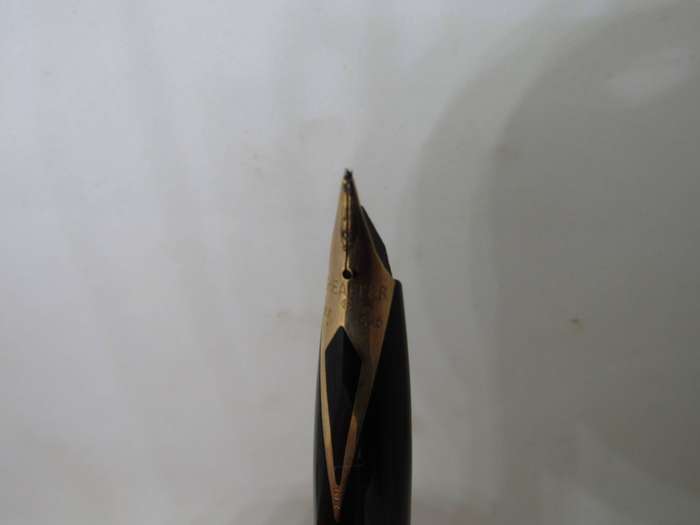 1970 Sheaffer 14K Gold Nib Medium Fountain Pen Brushed Silver