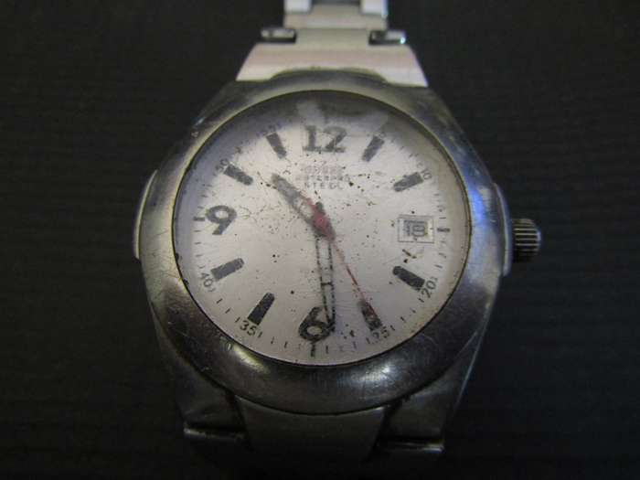 Guess Waterpro Steel. Untested. Take as Spares or Restoration