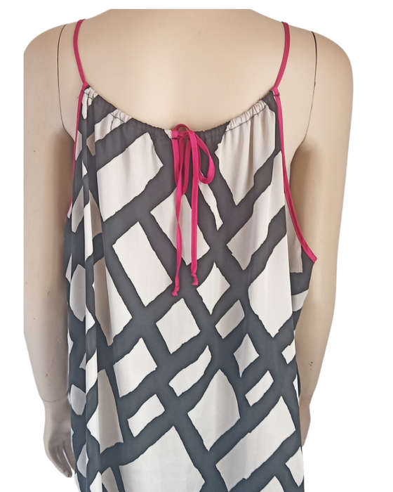 Black and White Sleeveless Top Woolworths size 16/40