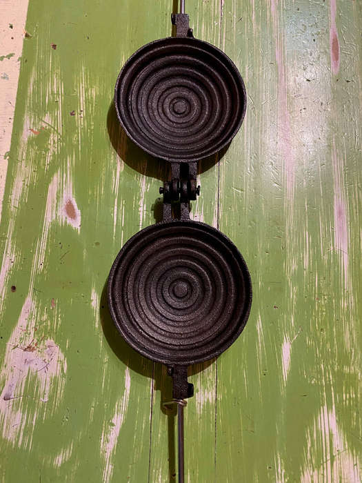 Vintage Cast Iron Jaffle Maker
