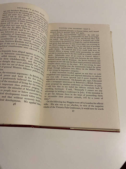 Welensky's 4000 Days. The Life and Death of the Federation of Rhodesia and Nyasaland.
