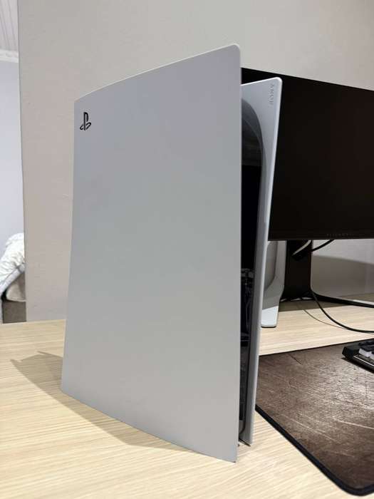PLAYSTATION 5 DIGITAL EDITION BOXED PS5(MINT CONDITION) **FREE PS5 MEDIA REMOTE**