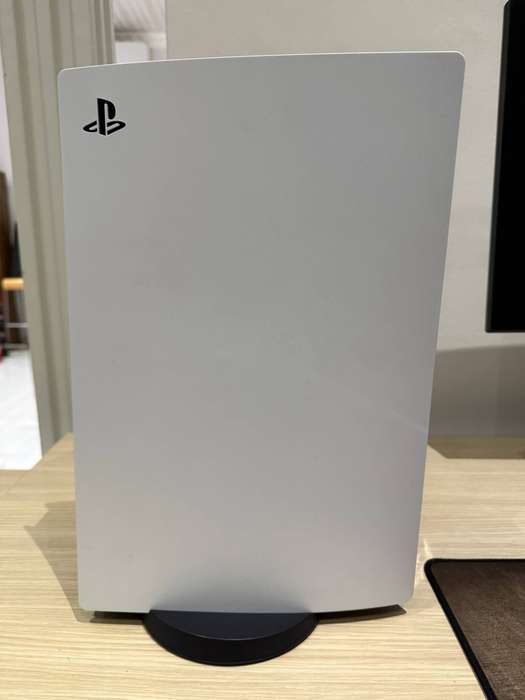 PLAYSTATION 5 DIGITAL EDITION BOXED PS5(MINT CONDITION) **FREE PS5 MEDIA REMOTE**