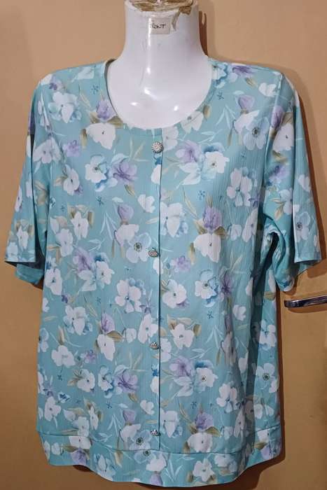 Ladies - Multicolored Top - Make - no make - Size - no size