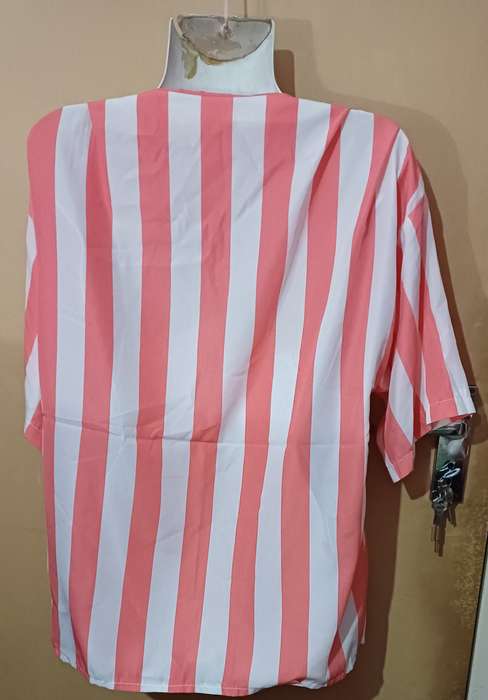 Ladies - Multicolored Top - Make - no make - Size - no size