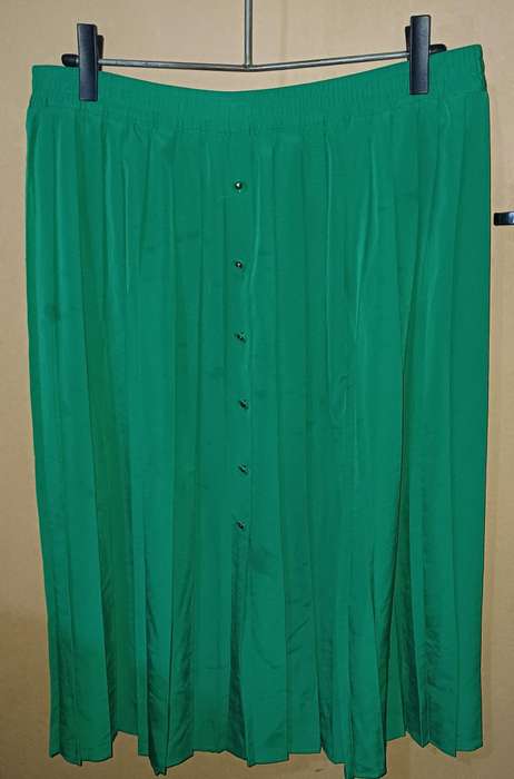 Ladies - Skirt - Make - Woolworths - Size - 18
