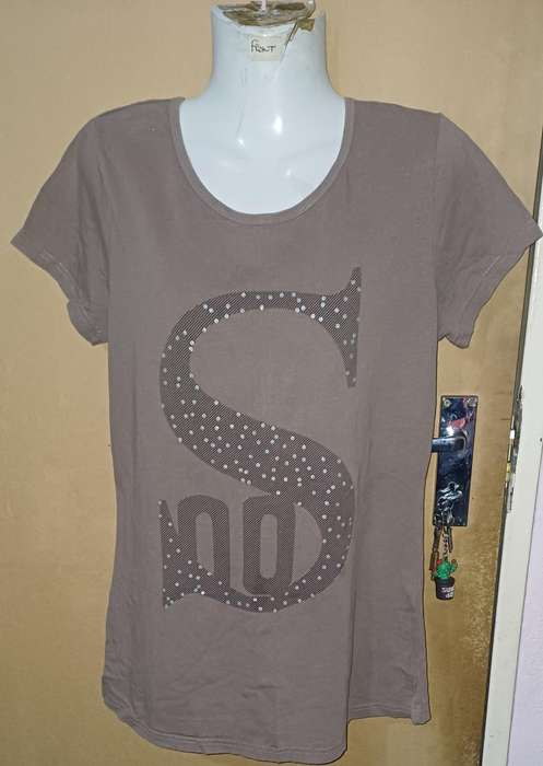 Ladies - Top - Make - no make - Size - no size