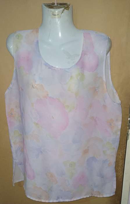 Ladies - 2 Pce Outfit - Make - no make - Size - no size