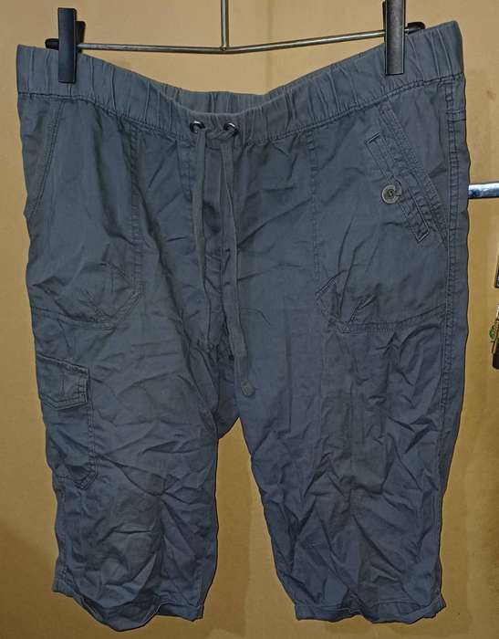 Ladies - Shorts - Make - Woolworths - Size - M hip 100-110cm