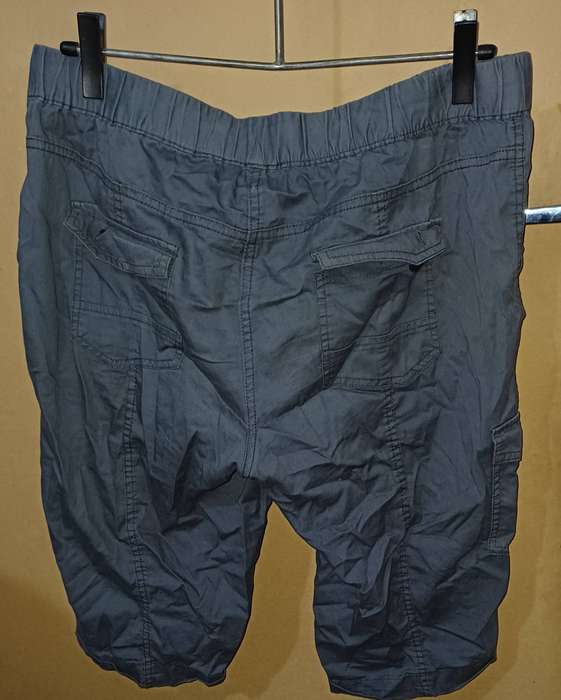 Ladies - Shorts - Make - Woolworths - Size - M hip 100-110cm