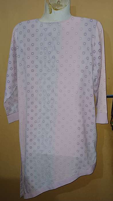 Ladies - Multicolored Long Top - Make - no make - Size - no size