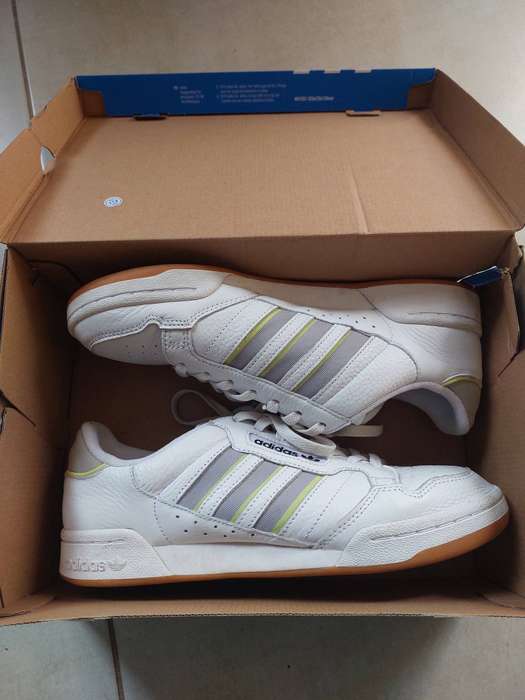Adidas Continental 80 Stripes (Size 10)