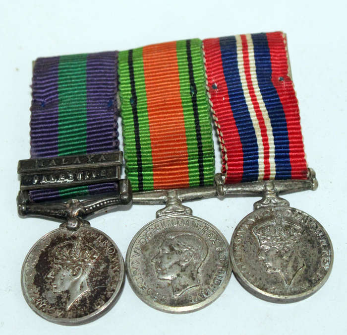 Miniature medal set