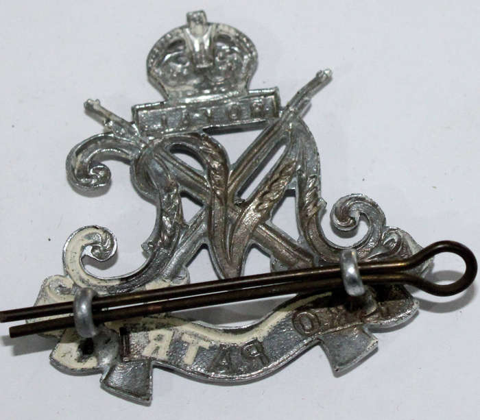 Royal Natal Carbineers cap badge