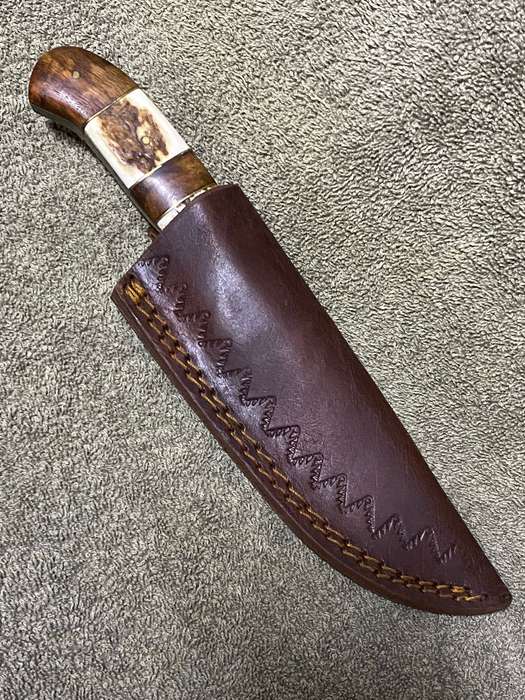 Damascus Knife - includes leather sheath