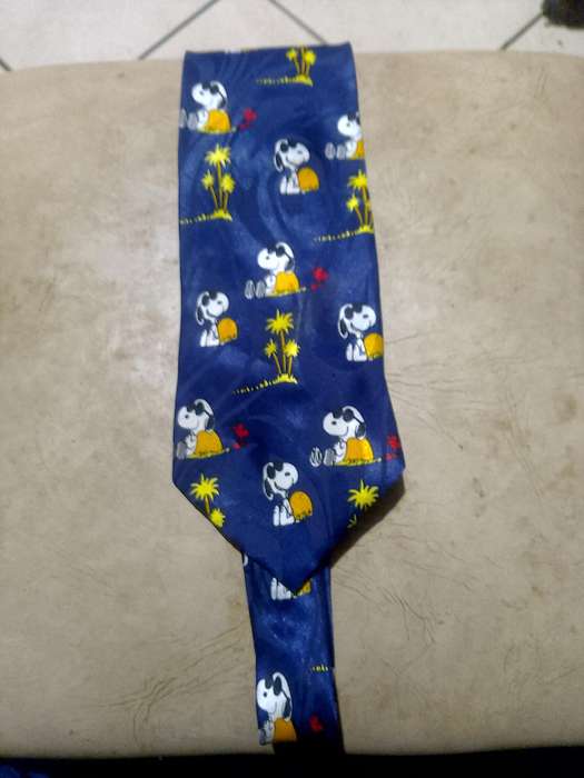 DISNEY CHARACTER NECK TIE