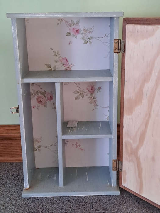 Precious wooden cabinet with oil painting front and rose wood door surround