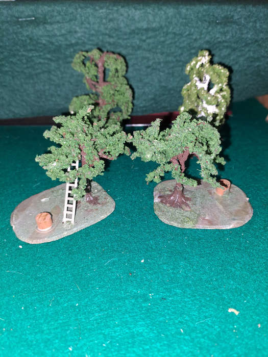 HO set of 4 fruit and other trees tallest 8cm