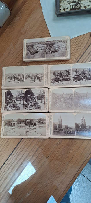Antique Ptnd 1897 Underwood stereoscope with 90 stereoscopic photographs