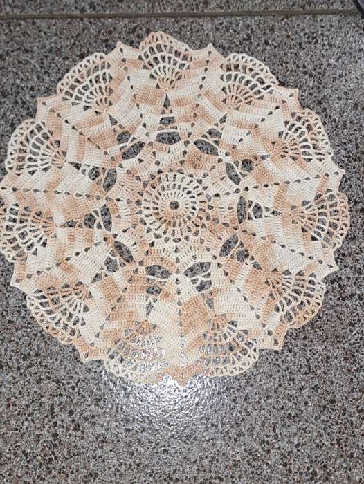 PRETTY HAND CROCHETED COTTON DOILIE