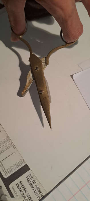 Antique candle  snuff/scissors wick scissors