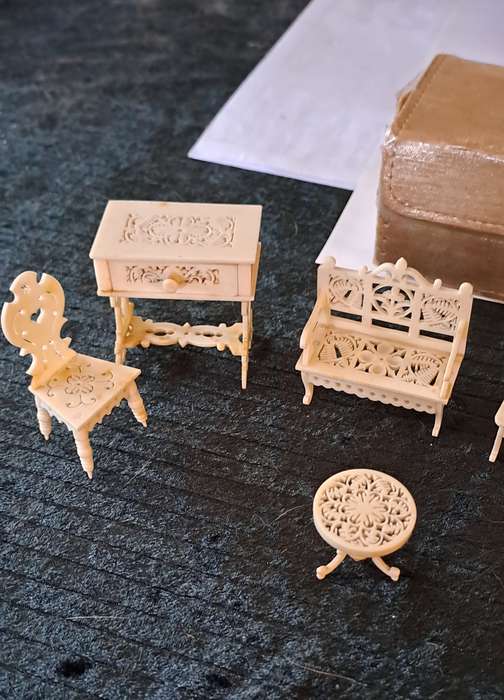 Miniature bone Ca 1880  Doll's House Furniture