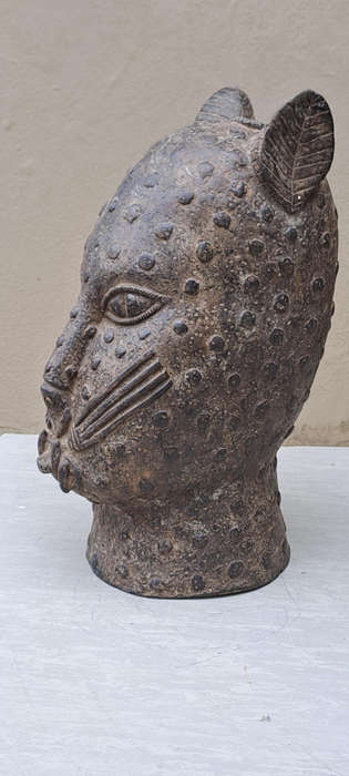 Late 19th c Benin Bronze leopard head beautiful detail