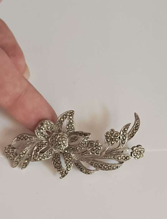 Vintage silver tone and marcasite floral spray brooch stunning