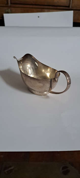 JC & Co ltd gravy boat