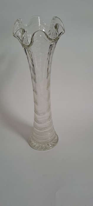 Imperial Glass swung ripple and ribbon vase beautiful