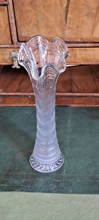 Imperial Glass swung ripple and ribbon vase beautiful