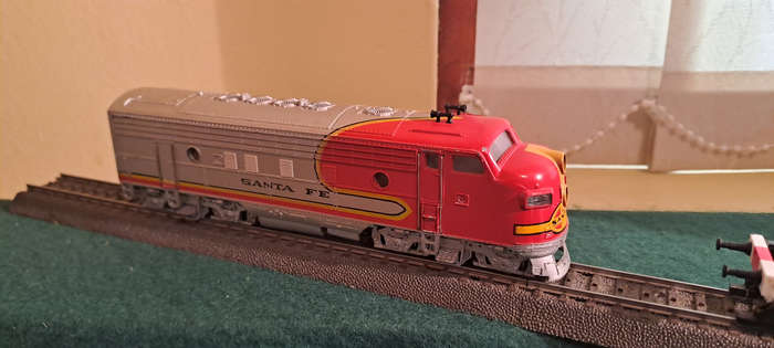 Markli HO 3060 Santa Fe Diesel locomotive in original box